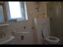 Apartments Mara - 70m from the sea A2(4+1), A3(4+1), A4(2+1), A1(2+1) Okrug Gornji - Island Ciovo  - Apartment - A1(2+1): bathroom with toilet