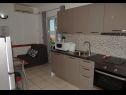 Apartments Mara - 70m from the sea A2(4+1), A3(4+1), A4(2+1), A1(2+1) Okrug Gornji - Island Ciovo  - Apartment - A3(4+1): kitchen