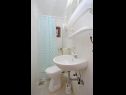 Apartments Dane - 30m from the sea: A1(4+1), A2(4+1), A3(3+2), A4(2+3) Okrug Gornji - Island Ciovo  - Apartment - A3(3+2): bathroom with toilet