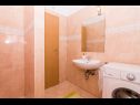 Apartments Ivica - garden terrace A1(2), A2(2+2) Slatine - Island Ciovo  - Apartment - A1(2): bathroom with toilet