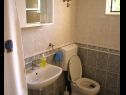 Apartments Stipan - 80 m from sea : A1(2), A2(2+2), A3(2), A4(2+2) Slatine - Island Ciovo  - Apartment - A1(2): bathroom with toilet