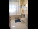 Apartments Eden - 30m from the sea A1(4+2), A2(2+2) Slatine - Island Ciovo  - Apartment - A1(4+2): bathroom with toilet