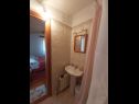 Apartments Boto - 20m from the sea: A2(4) Merag - Island Cres  - Apartment - A2(4): bathroom with toilet