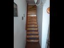Apartments Boto - 20m from the sea: A2(4) Merag - Island Cres  - Apartment - A2(4): staircase