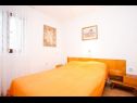 Apartments Miro - 300 m from sea: A1 Plavi(2+2), A2 Crveni(2+2), A3 Zeleni(2+2) Jadranovo - Riviera Crikvenica  - Apartment - A3 Zeleni(2+2): bedroom