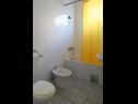 Apartments Zrinko A1(5)-Mali, A2(5)-Veliki Novi Vinodolski - Riviera Crikvenica  - Apartment - A2(5)-Veliki: bathroom with toilet