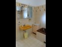 Apartments Radmi A1(4) Novi Vinodolski - Riviera Crikvenica  - Apartment - A1(4): bathroom with toilet