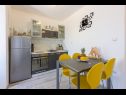 Apartments Mario - 50 m from sea : A1(2+2) Novi Vinodolski - Riviera Crikvenica  - Apartment - A1(2+2): kitchen and dining room