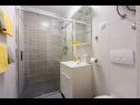 Apartments Mario - 50 m from sea : A1(2+2) Novi Vinodolski - Riviera Crikvenica  - Apartment - A1(2+2): bathroom with toilet