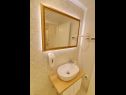 Apartments Maro - old town: A3(2) Dubrovnik - Riviera Dubrovnik  - Apartment - A3(2): bathroom with toilet