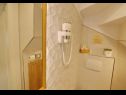 Apartments Dario - old town: A5(2) Dubrovnik - Riviera Dubrovnik  - Apartment - A5(2): bathroom with toilet