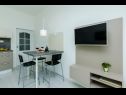 Apartments and rooms Villa Bouganvillea - sea view & garden: A1 Deluxe (2+1), A2 Superior (2+1), A3 Comfort (2+1), A4 Premium (2+1), R1 Deluxe (2), R2 Comfort (2) Mlini - Riviera Dubrovnik  - Apartment - A3 Comfort (2+1): dining room