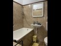 Apartments Ivan - 60m from the sea: A1 (4+1), A2 (3+1), A3 (3+1) Ivan Dolac - Island Hvar  - Apartment - A2 (3+1): bathroom with toilet