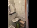 Apartments Ivan - 60m from the sea: A1 (4+1), A2 (3+1), A3 (3+1) Ivan Dolac - Island Hvar  - Apartment - A3 (3+1): bathroom with toilet