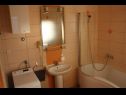 Apartments Niko - with pool : A1(2+2), A2(4), A3(2+2), A4(2+2), A5(2) Jelsa - Island Hvar  - Apartment - A3(2+2): bathroom