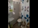 Apartments Dioniza - 150 m from beach: A1(2+2), A2(3), A3(2+2) Jelsa - Island Hvar  - Apartment - A2(3): bathroom with toilet