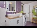 Apartments Neno - 50 m from center: Ana(2+1), A2(6+2) Jelsa - Island Hvar  - Apartment - A2(6+2): bathroom with toilet