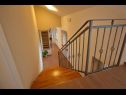 Apartments Neno - 50 m from center: Ana(2+1), A2(6+2) Jelsa - Island Hvar  - Apartment - A2(6+2): staircase
