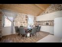 Apartments Nediljka - in old part of town A1(4) Stari Grad - Island Hvar  - Apartment - A1(4): kitchen and dining room
