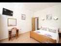 Apartments Josi - 200 m from sea: SA1(2), SA2(2), SA3(2), A5(4), SA6(2), A7(4) Vrboska - Island Hvar  - Studio apartment - SA2(2): bedroom