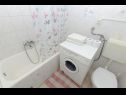 Apartments Maca - seafront: A1(5), A2(6+1) Cove Zarace (Gdinj) - Island Hvar  - Apartment - A2(6+1): bathroom with toilet
