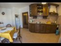 Apartments Mondina - sea view and garden : A1(4), A2(3+1), SA3(2+2) Banjole - Istria  - Apartment - A1(4): kitchen and dining room