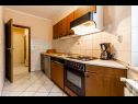 Apartments Mir - 50m from the sea A1(2+2), A2(2+1), A3(2), A4(4+2), A5(2+2) Fazana - Istria  - Apartment - A1(2+2): kitchen