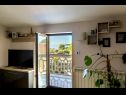 Apartments Mir - 50m from the sea A1(2+2), A2(2+1), A3(2), A4(4+2), A5(2+2) Fazana - Istria  - Apartment - A5(2+2): living room