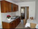 Apartments Zdravko: A1(2+2), A2(2+2) Fazana - Istria  - Apartment - A1(2+2): kitchen and dining room