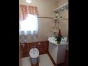 Apartments Zdravko: A1(2+2), A2(2+2) Fazana - Istria  - Apartment - A2(2+2): bathroom with toilet