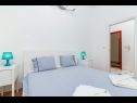 Apartments Robi 1 - sea view: A1 sea view(4+1) Liznjan - Istria  - Apartment - A1 sea view(4+1): bedroom