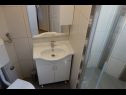 Apartments Drago A1(3+2) Medulin - Istria  - Apartment - A1(3+2): bathroom with toilet