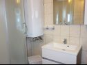 Apartments Miro A1(5+2) Medulin - Istria  - Apartment - A1(5+2): bathroom with toilet