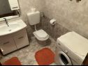 Apartments Kristi: A1(4) Medulin - Istria  - Apartment - A1(4): bathroom with toilet
