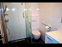 Apartments Leonard - green garden: A1 Leonard(2+1), A2 Marin(2+1), A3 Vera(2+1) Porec - Istria  - Apartment - A2 Marin(2+1): bathroom with toilet