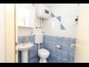 Apartments Niks - terrace & sea view: A1(4), A2(2) Vela Luka - Island Korcula  - Apartment - A2(2): bathroom with toilet