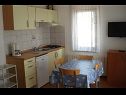 Apartments Sanda - 120m from the beach: A1 Rozi (2+2), A2 Zeleni (2+2), A3 Smeđi (4+1), A4 Plavi (4), SA4 (2) Malinska - Island Krk  - Apartment - A1 Rozi (2+2): kitchen and dining room