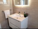 Apartments Villa Esse - heated pool & seaview: A1(2+2), A2(4+2), A3(2+2), A4(4+2), A5(2+2) Baska Voda - Riviera Makarska  - Apartment - A1(2+2): bathroom with toilet