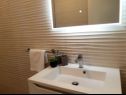 Apartments Villa Esse - heated pool & seaview: A1(2+2), A2(4+2), A3(2+2), A4(4+2), A5(2+2) Baska Voda - Riviera Makarska  - Apartment - A4(4+2): bathroom with toilet