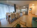 Apartments Villa Esse - heated pool & seaview: A1(2+2), A2(4+2), A3(2+2), A4(4+2), A5(2+2) Baska Voda - Riviera Makarska  - Apartment - A4(4+2): kitchen and dining room