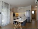 Apartments Villa Esse - heated pool & seaview: A1(2+2), A2(4+2), A3(2+2), A4(4+2), A5(2+2) Baska Voda - Riviera Makarska  - Apartment - A5(2+2): kitchen and dining room