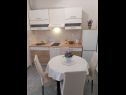 Apartments Josip - 150 m from beach with free parking A1(3), A2(5), A3(2+2) Baska Voda - Riviera Makarska  - Apartment - A2(5): kitchen and dining room