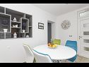 Apartments Sonja - 100 m from sea: A1(2+2), A2(4), SA3(2+1), SA5(2) Brela - Riviera Makarska  - Apartment - A1(2+2): dining room
