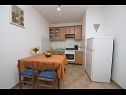 Apartments Panorama - terrace with sea view: A1(4) Brela - Riviera Makarska  - Apartment - A1(4): kitchen and dining room