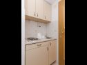 Apartments Sonja - 100 m from sea: A1(2+2), A2(4), SA3(2+1), SA5(2) Brela - Riviera Makarska  - Studio apartment - SA5(2): kitchen