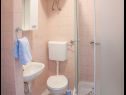 Apartments Ante - seaview A1(5), SA2(3), SA3(2+1) Brela - Riviera Makarska  - Studio apartment - SA3(2+1): bathroom with toilet