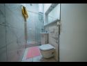 Apartments Lovre - close to the sea : A1(6), A2(4+1) prizemlje, A3(5) Brela - Riviera Makarska  - Apartment - A2(4+1) prizemlje: bathroom with toilet