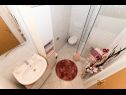Apartments Slave - sea view : A1(2+2) Brela - Riviera Makarska  - Apartment - A1(2+2): bathroom with toilet