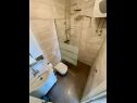 Apartments Via - 250 m from sea: SA2(2), SA3(2), SA4(2), SA1(2) Brela - Riviera Makarska  - Studio apartment - SA3(2): bathroom with toilet