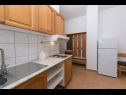 Apartments Gordan - apartments by the sea: A1(3+1), A2(3+1), A3(2) Brist - Riviera Makarska  - Apartment - A2(3+1): kitchen